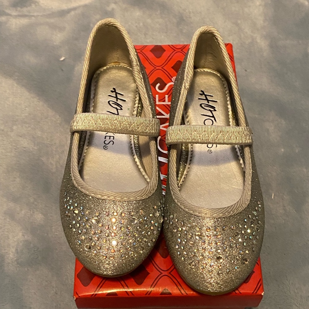 New in Box Hot Cakes shoes, perfect shoes for your little princess.